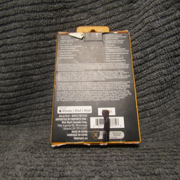 blackweb Dual-Port Car Charging Kit with Apple 8 pin to usb cable - Picture 2 of 3